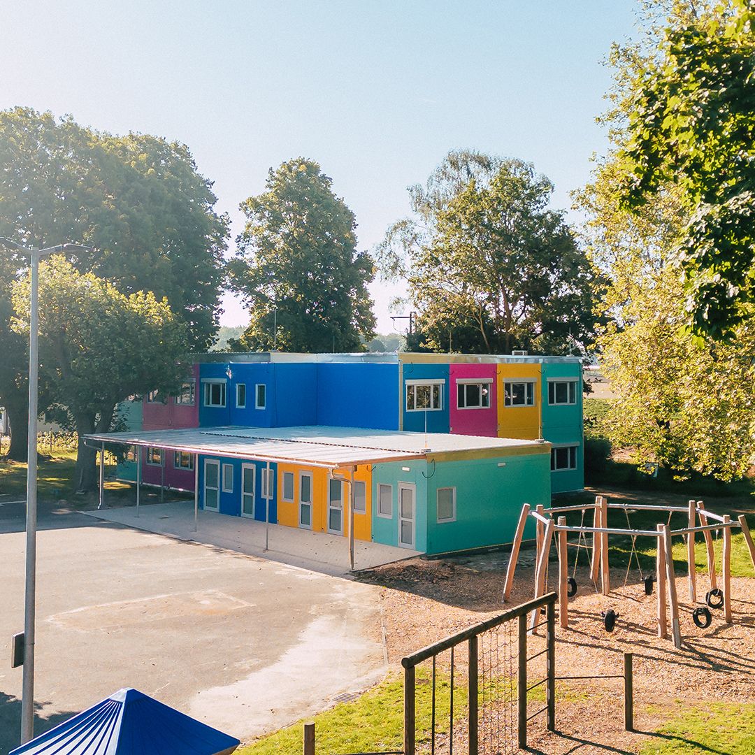 Bunte Schule Nettetal Aussen BplusL